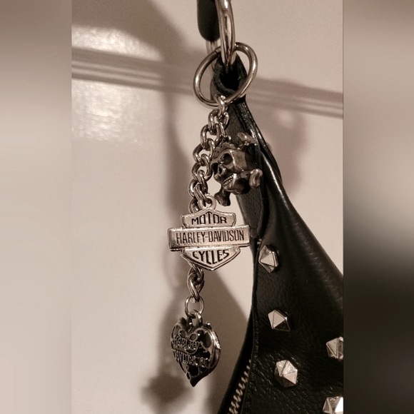 NWOT Harley Davison Genuine Cowhide Studded Fringe Wild West Hobo Purse β οΈ π€ β οΈ - Picture 4 of 10